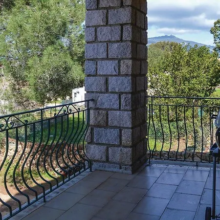 Four-bedroom In Propriano Apartamento